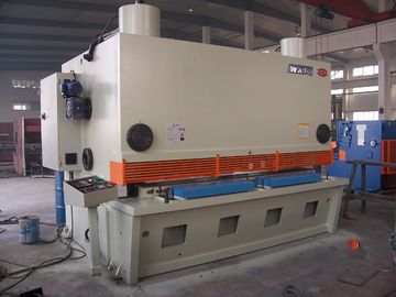 EstunシステムE21 CNCのギロチンの油圧せん断は厚さ10のMmの機械で造ります