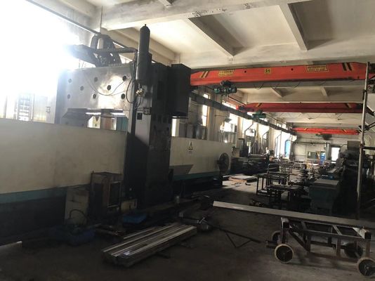 ロシアの街灯柱の生産者の街灯柱10mのための円錐円形及び多角形の棒用具型