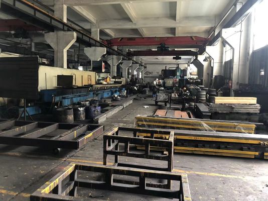 ロシアの街灯柱の生産者の街灯柱10mのための円錐円形及び多角形の棒用具型